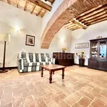 Rent 5 bedroom apartment of 200 m² in Siena