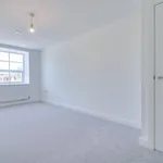 Rent 4 bedroom house in West Yorkshire