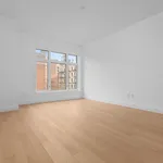 Rent 4 bedroom apartment of 217 m² in New York