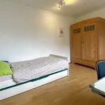Miete 7 Schlafzimmer wohnung von 240 m² in Dusseldorf