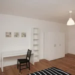 77 m² Zimmer in Berlin