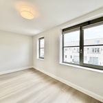 Huur 4 slaapkamer appartement van 177 m² in Almere