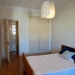 Rent 4 bedroom apartment in Lisbon