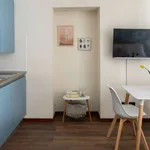 Rent 1 bedroom apartment of 25 m² in milan