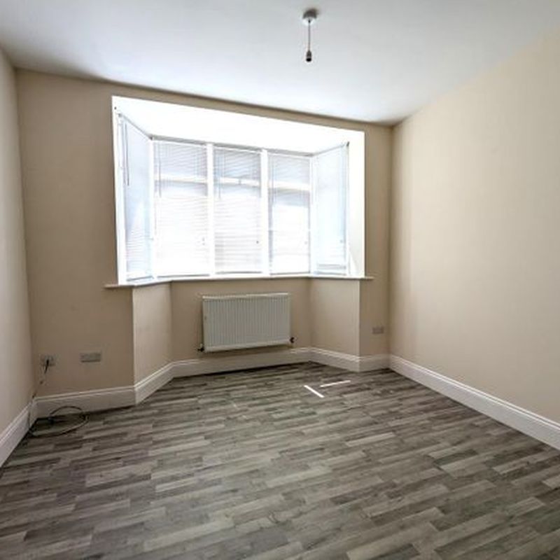 Flat to rent in Dean Road, Scarborough YO12