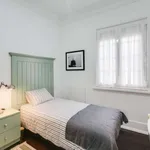 Rent a room of 210 m² in lisbon