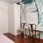 Rent a room of 90 m² in milan