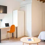 Rent a room in Madrid