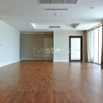 Rent 4 bedroom apartment of 350 m² in Bangkok