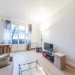 Rent 1 bedroom apartment of 33 m² in Paris