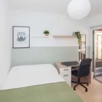 Rent a room of 89 m² in Valencia