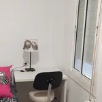 Rent 4 bedroom apartment in Barcelona