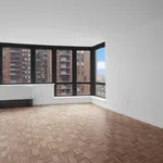 Rent 2 bedroom apartment in Manhattan