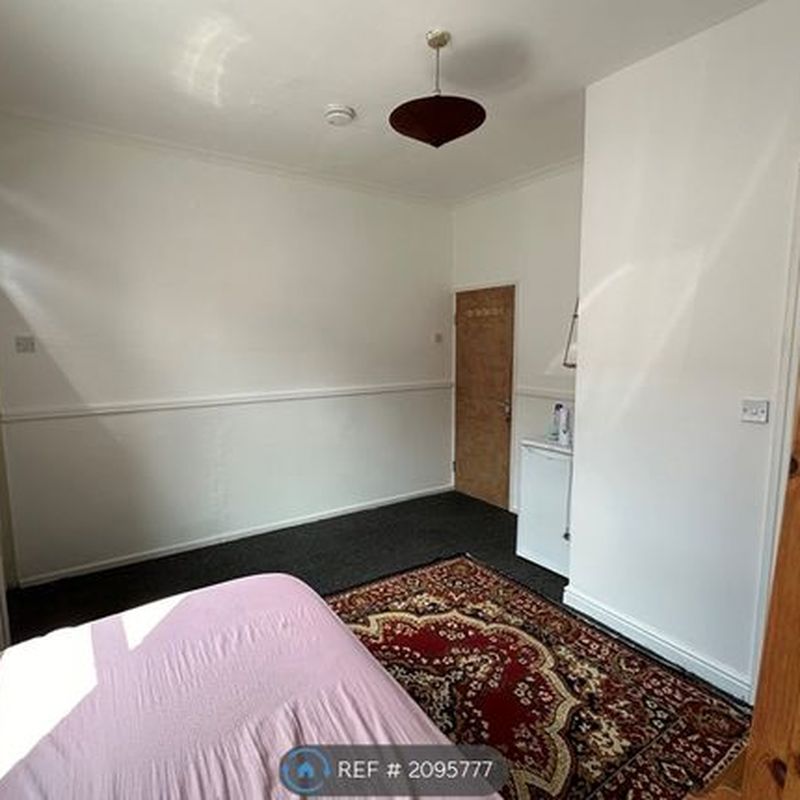 Room to rent in Plumpton Street, Wakefield WF2