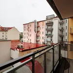 Pronajměte si 3 ložnic/e byt o rozloze 64 m² v Capital City of Prague