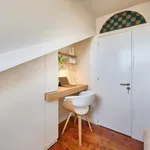 Rent a room of 180 m² in Lisboa