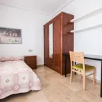 Alquilo 3 dormitorio apartamento de 11 m² en Seville