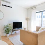 Rent 1 bedroom apartment of 60 m² in Porto