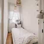 Rent a room in lisbon