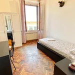 Rent 4 bedroom apartment of 120 m² in florence