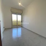 Affitto 5 camera appartamento di 95 m² in Latina