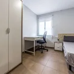 Rent a room of 85 m² in valencia