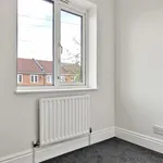 Rent 3 bedroom flat in London