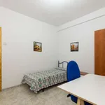 Rent a room of 130 m² in granada