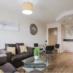 Rent 3 bedroom flat in East Midlands