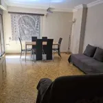 Rent a room of 90 m² in valencia