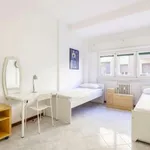 Rent a room in milan