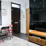 Rent 4 bedroom house in Leeds