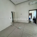 Affitto 4 camera appartamento di 115 m² in Salerno