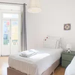 Rent 3 bedroom apartment of 100 m² in lisbon