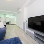 Rent 4 bedroom apartment of 50 m² in Madrid