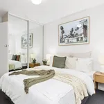 Rent 1 bedroom apartment in St Kilda East