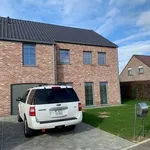 Huur 4 slaapkamer huis van 771 m² in MOUSTIER