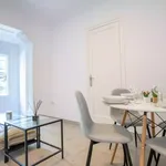 Rent 4 bedroom apartment in Barcelona