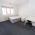 Rent 4 bedroom house in Leeds