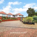 Rent 3 bedroom flat in Epping Forest