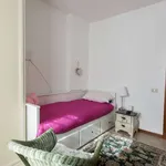 Rent a room of 100 m² in rome