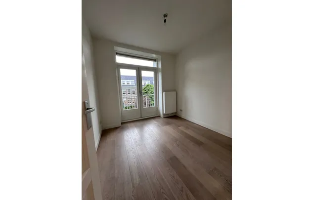 Huur 3 slaapkamer appartement van 87 m² in Scheldebuurt