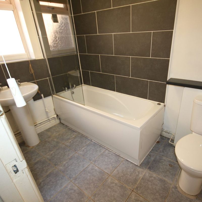 2 Bedroom Property For Rent in Swadlincote - £750 PCM