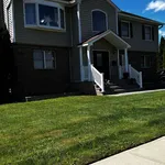 Rent 6 bedroom house in Hicksville