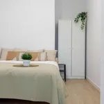 Rent a room of 80 m² in valencia