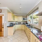 Rent 5 bedroom house in South East England