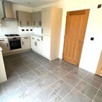 Rent 3 bedroom flat in East Midlands