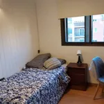 Rent a room of 98 m² in valencia