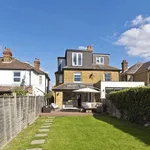 Rent 4 bedroom flat in South East England