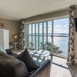 One bed apartment with juliette balcony and sea view (Has an Apartment)